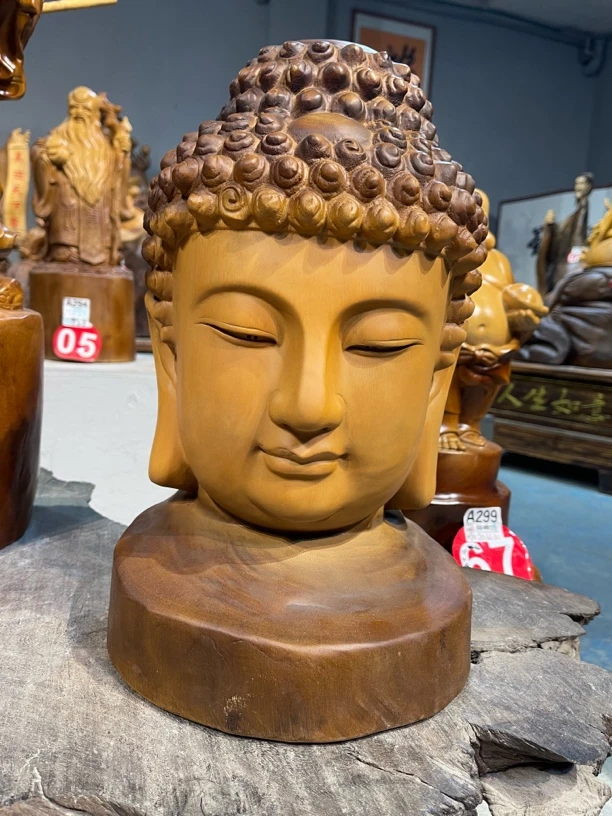 香樟木雕刻人物摆件