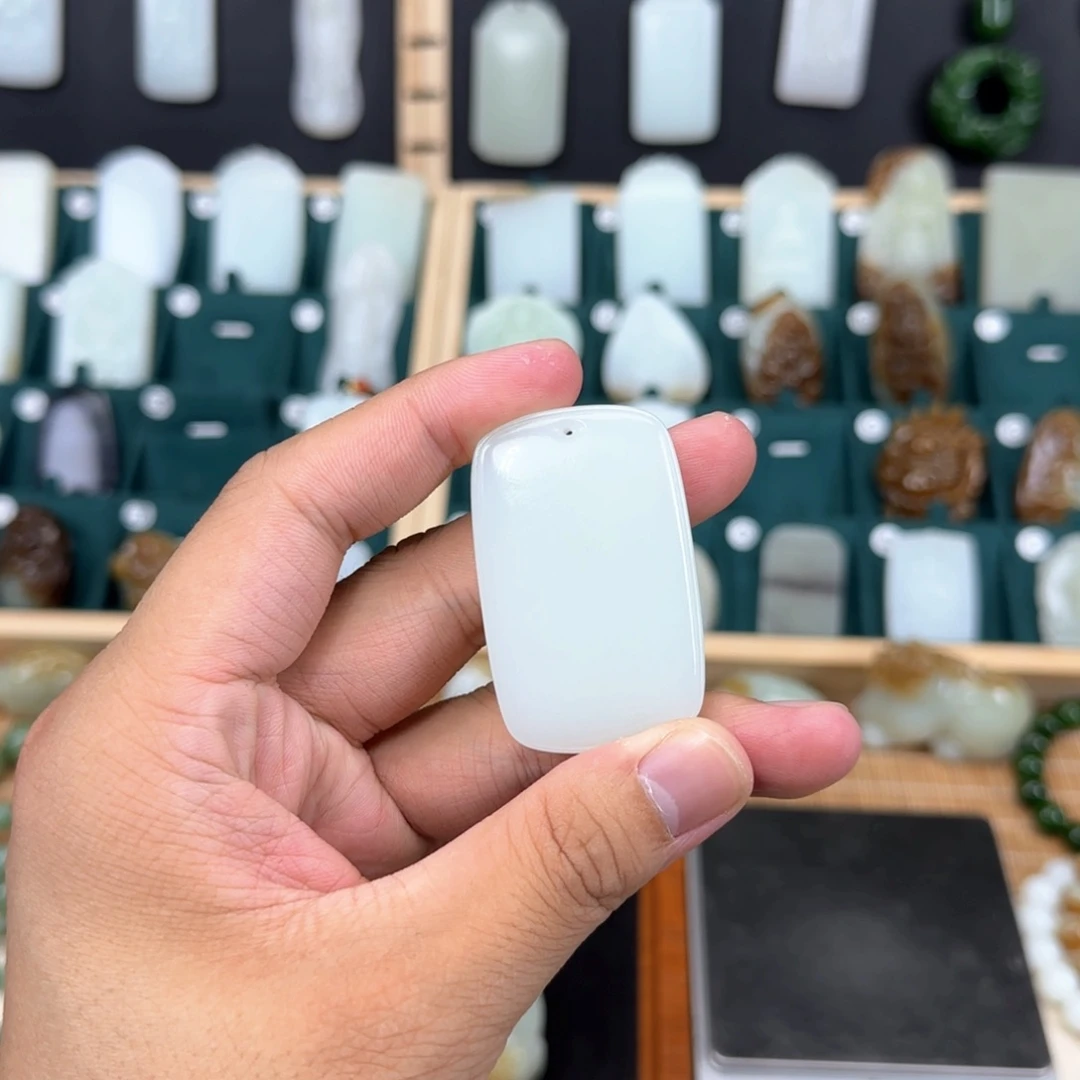 和田玉挂件未镶嵌