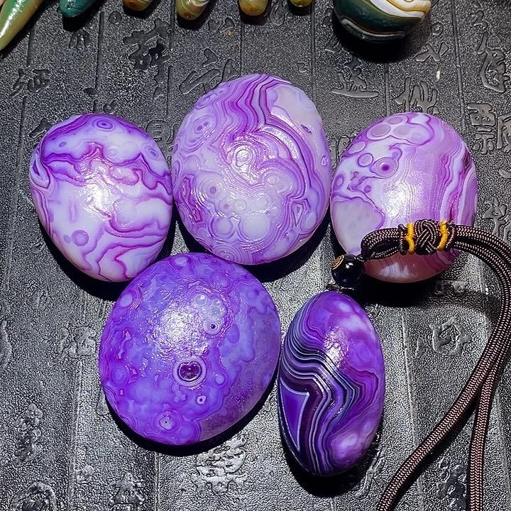 玛瑙/玉髓颈饰未镶嵌虚**子