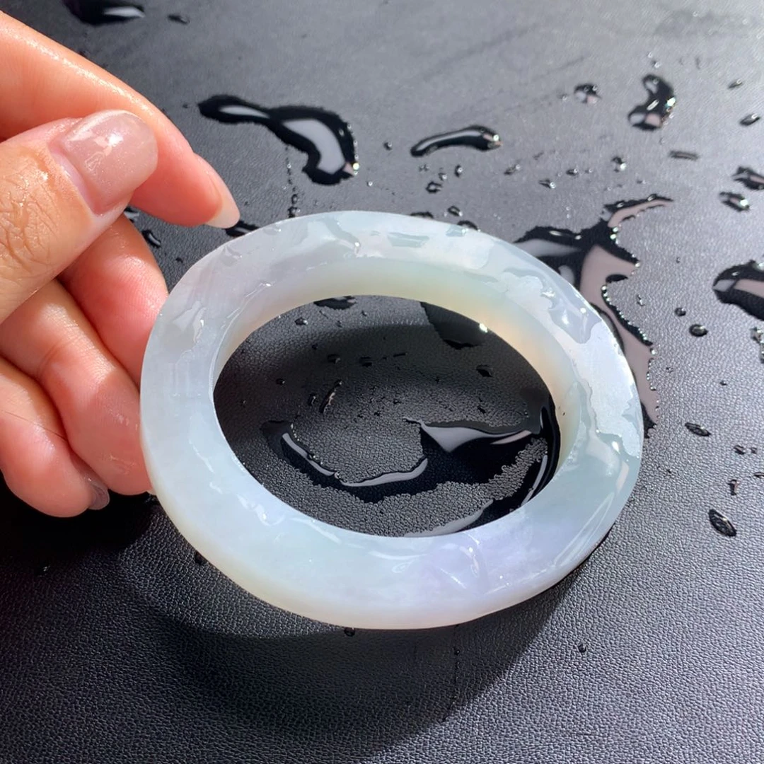 未镶嵌翡翠手镯定制翡翠