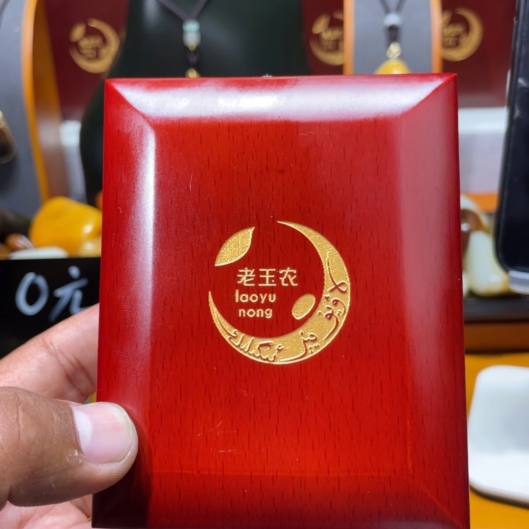 和田玉（白玉）挂件未镶嵌啥