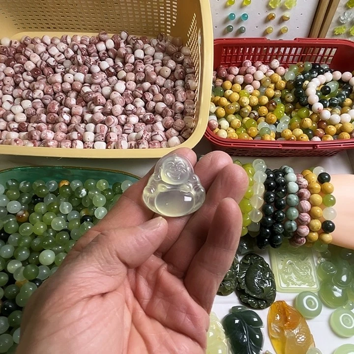 合金蛇纹石玉颈饰