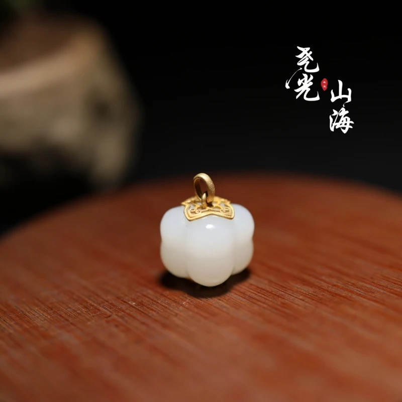 柿柿如意丨18K金*俄料羊脂级和田白玉吊坠