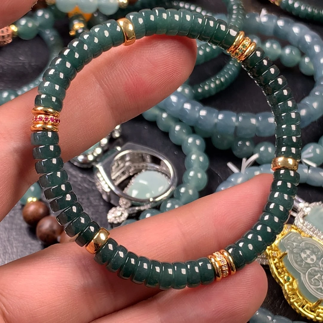 翡翠未镶嵌颈饰要片