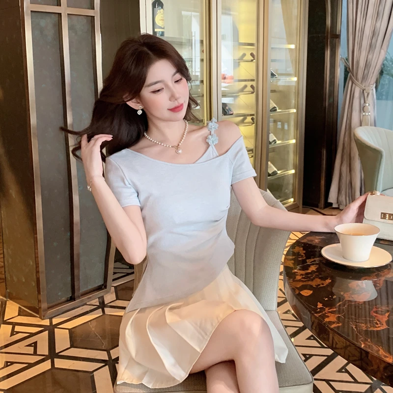 时尚不规则斜领短袖T恤女夏装2025新款夏季修身减龄女士露肩上衣