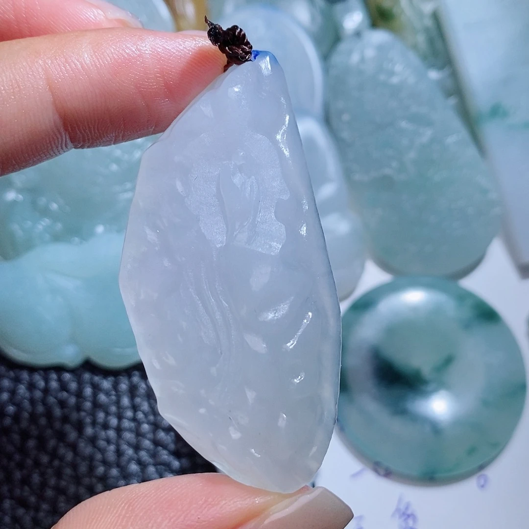 拉***姆未镶嵌定制翡翠毛货付款后确认抛光