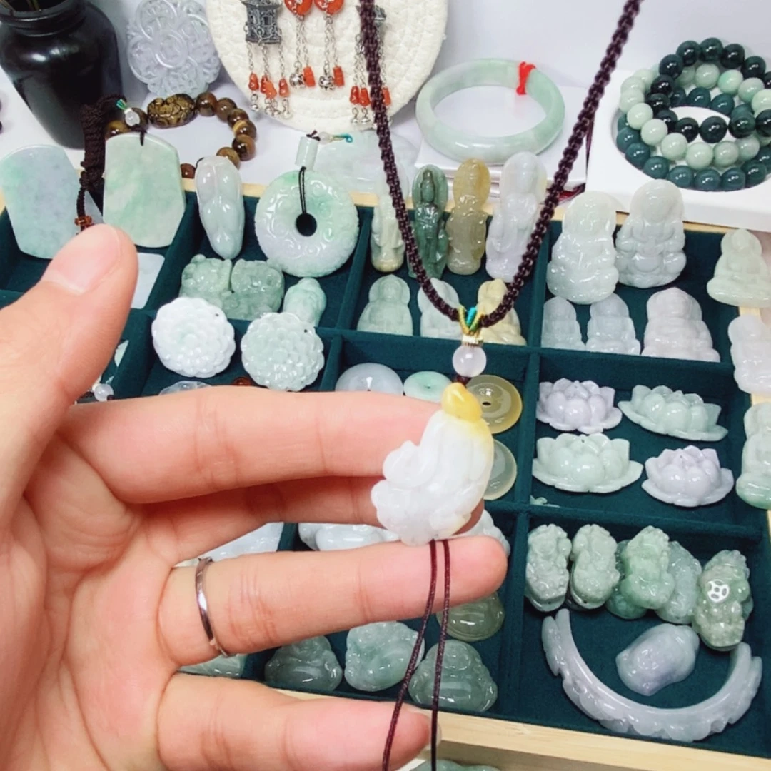 翡翠未镶嵌颈饰翡翠