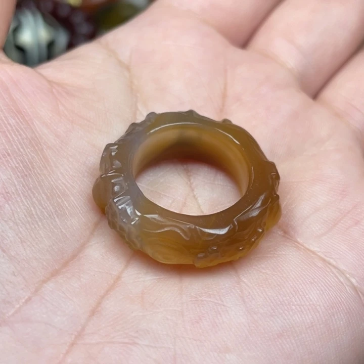 玛瑙/玉髓颈饰未镶嵌傲**梅