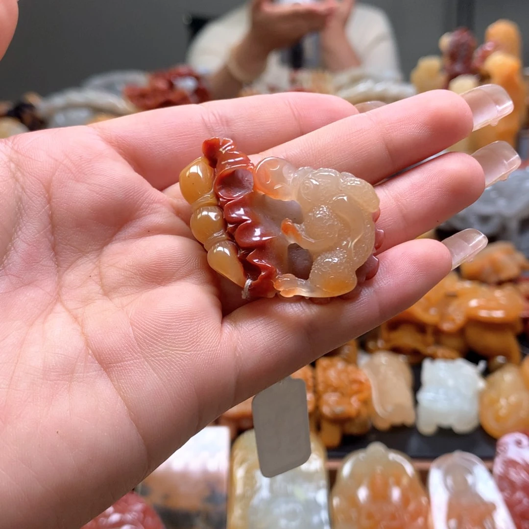 石英质玉（黄龙玉）未镶嵌挂件