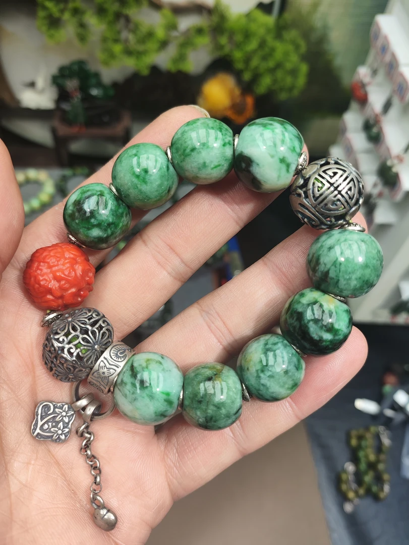 翡翠绿手串卡17大尺寸