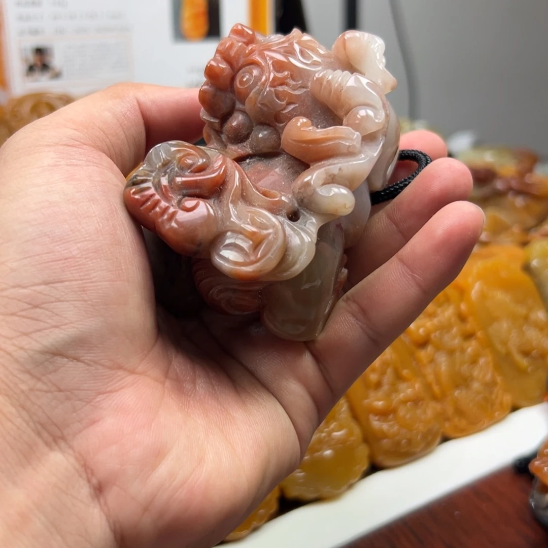 未镶嵌石英质玉（黄龙玉）黄龙玉