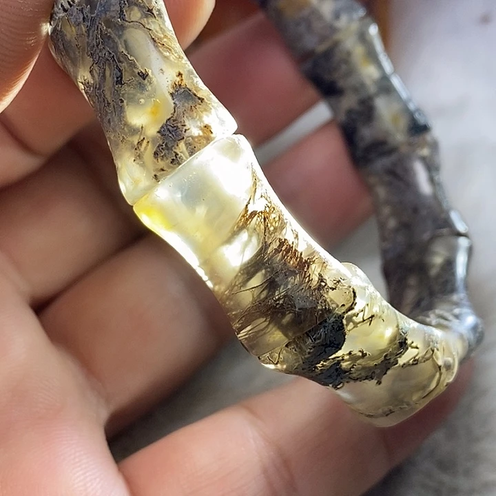 孙***娘未镶嵌颈饰玛瑙/玉髓