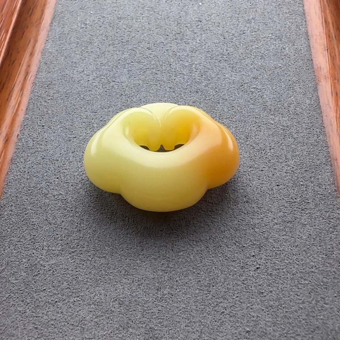 石英质玉（缅黄）配饰未镶嵌