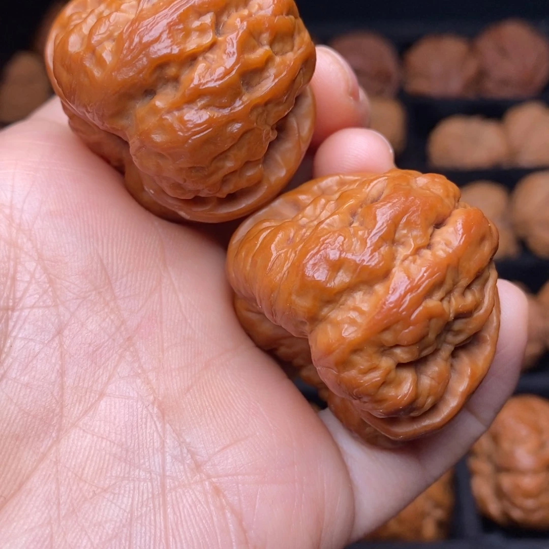 文玩核桃把件秦岭野生核桃