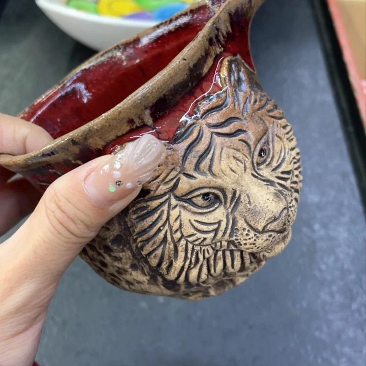 还在陶瓷茶具日化一**间