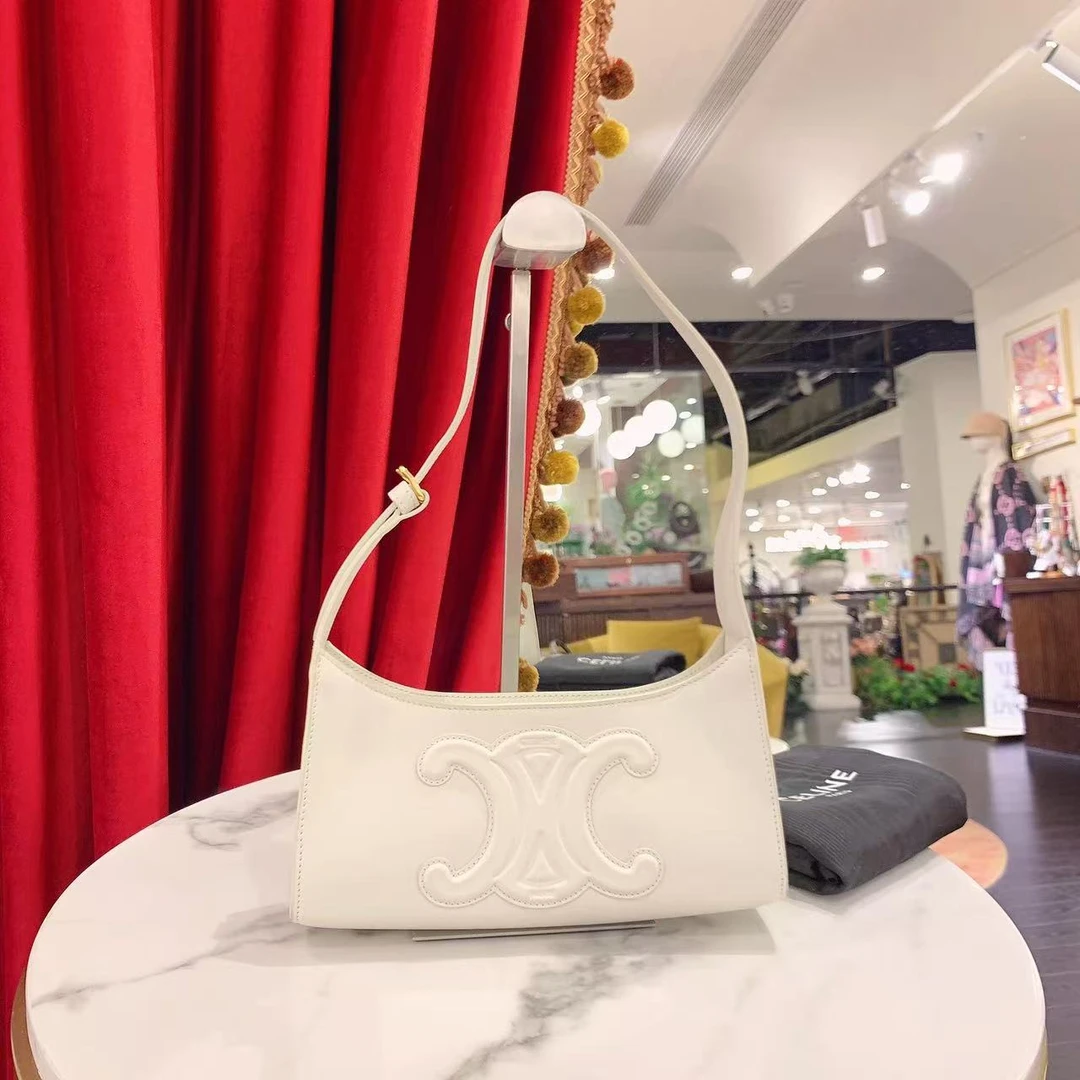 95新 Celine/思琳 好好瑟琳凯旋白色金扣/22384080