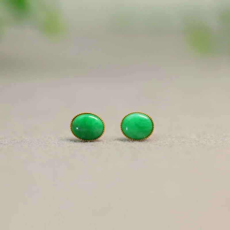 #I851 18K金镶嵌阳绿天然A货翡翠椭圆形蛋面耳钉耳饰