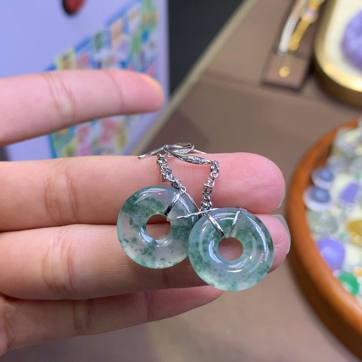 翡翠18K金镶嵌颈饰翡翠