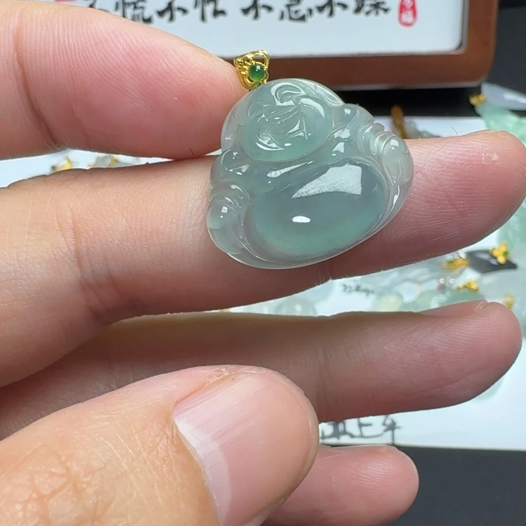 翡翠18K金镶嵌颈饰佛公