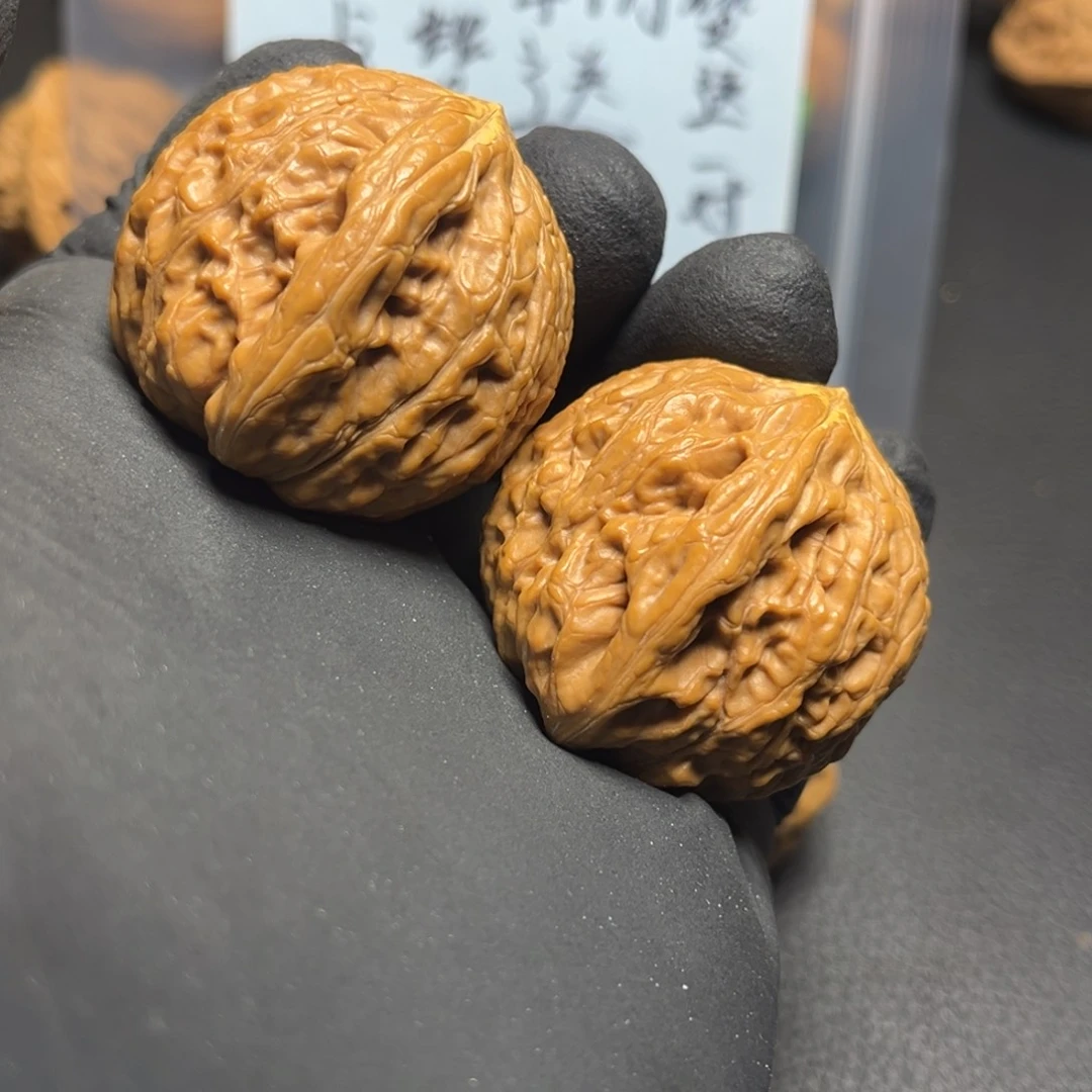 把件文玩核桃与***铁锤