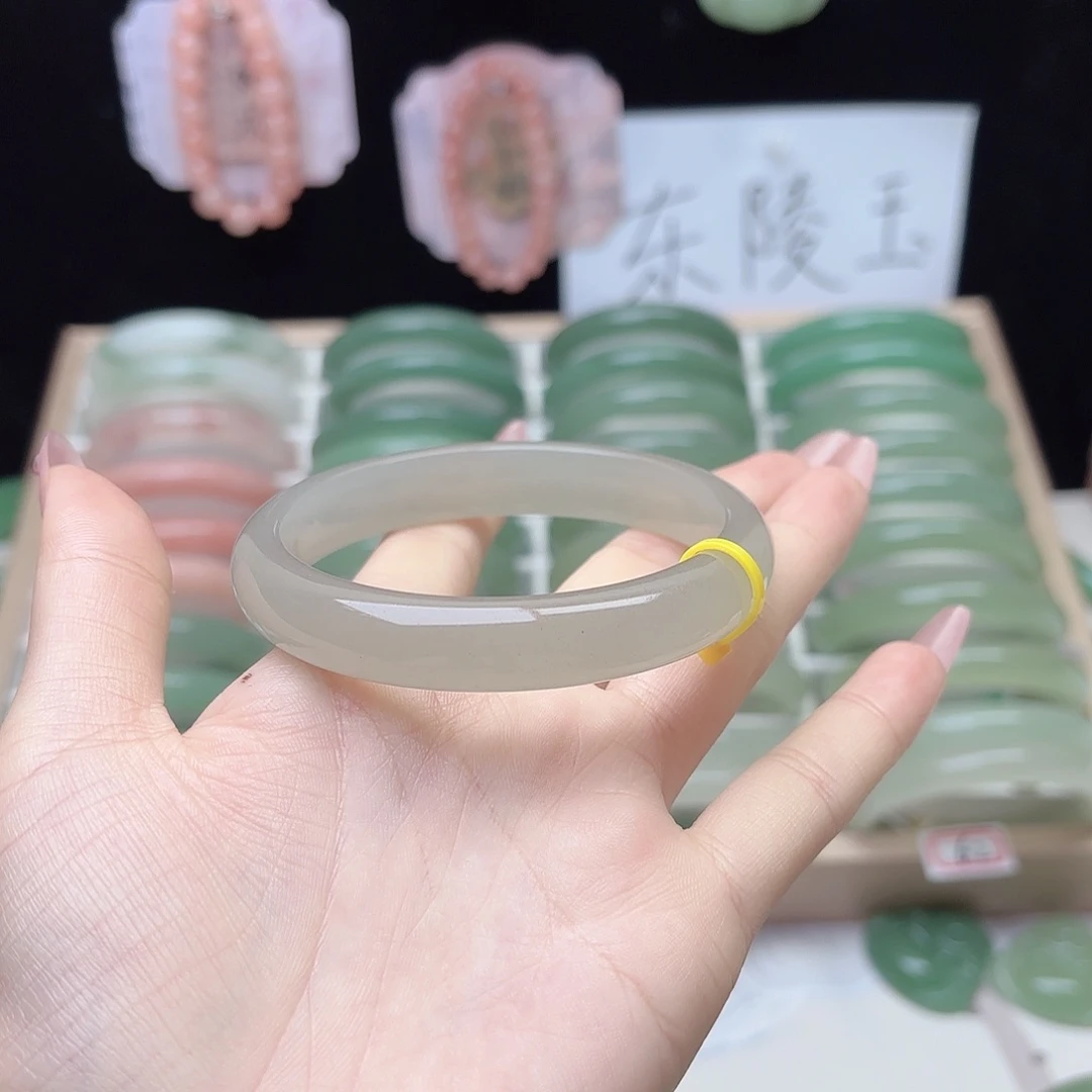 石英质玉未镶嵌手镯60