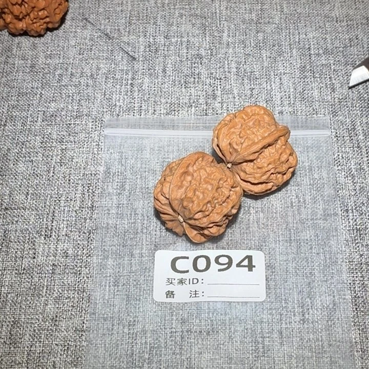 文玩核桃吊坠放吨094