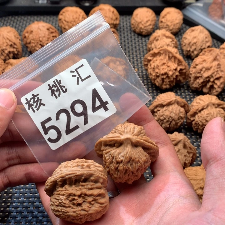 文玩核桃吊坠马老四
