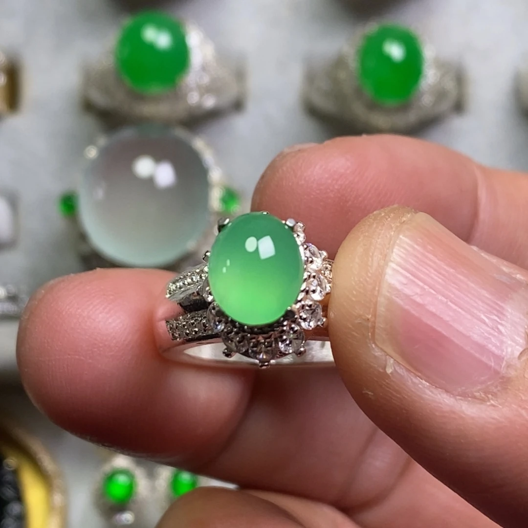 翡翠未镶嵌戒指戒指