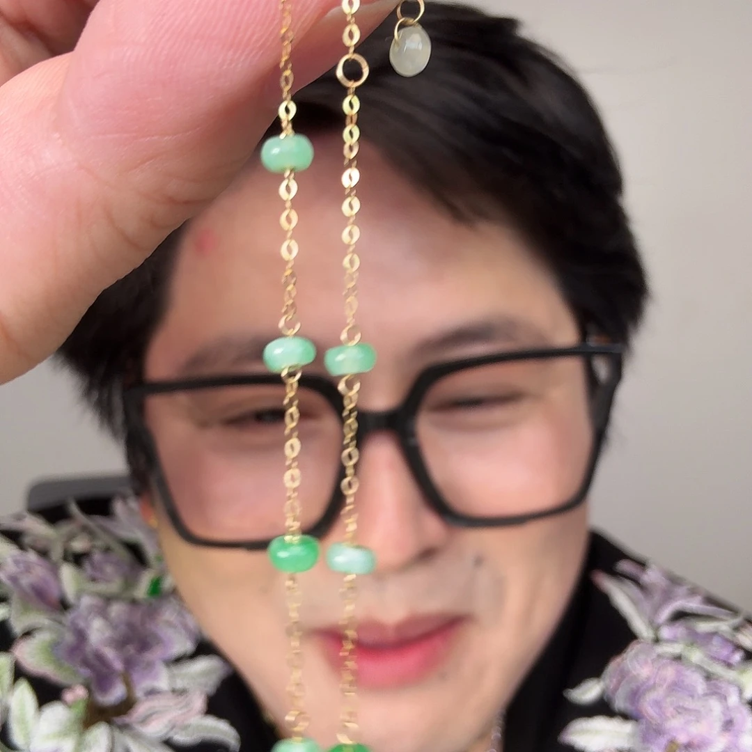 翡翠18K金镶嵌颈饰一件