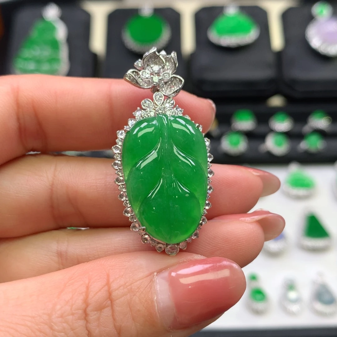 翡翠吊坠(不含链)18K金镶嵌