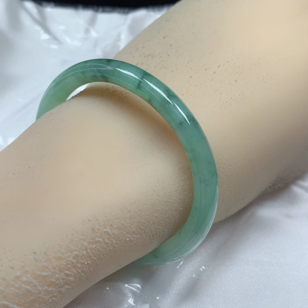 翡翠手镯（贵妃镯）未镶嵌52
