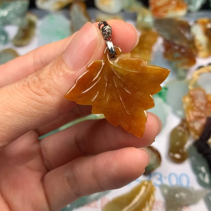 翡翠未镶嵌颈饰用****1