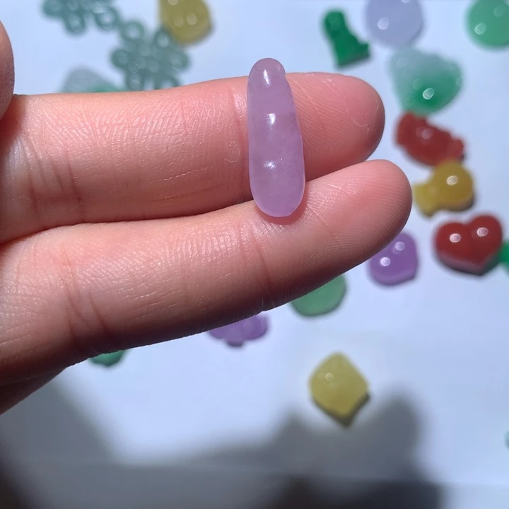 翡翠未镶嵌颈饰挂件