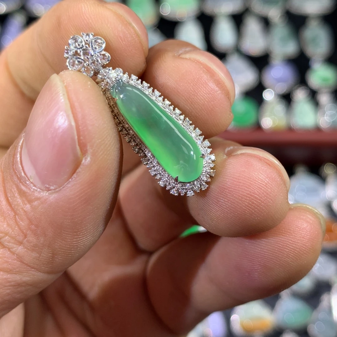 翡翠18K金镶嵌耳饰