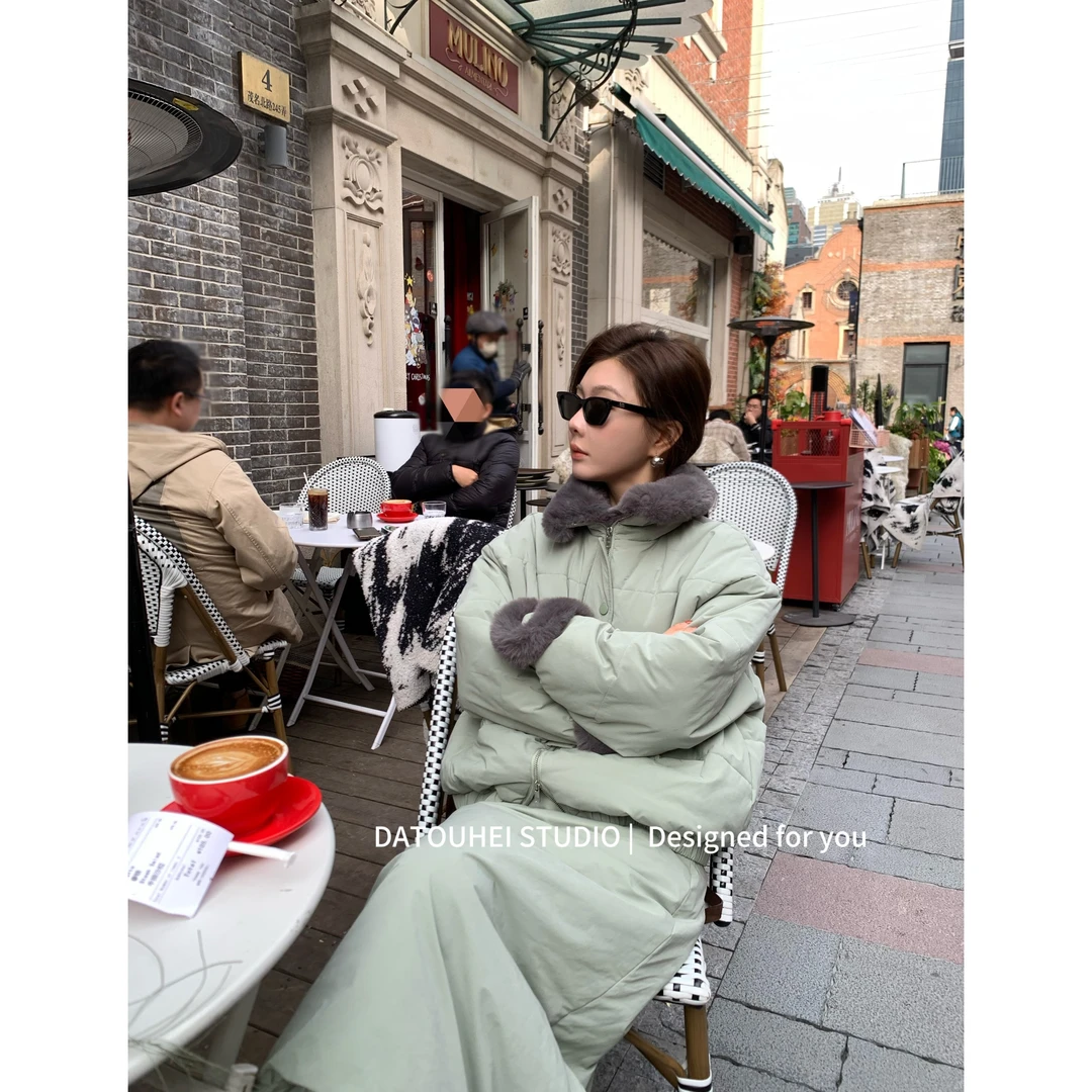 大头黑STUDIO【冬日CP】2024女冬浅色宽松外套半裙套装D224A20706