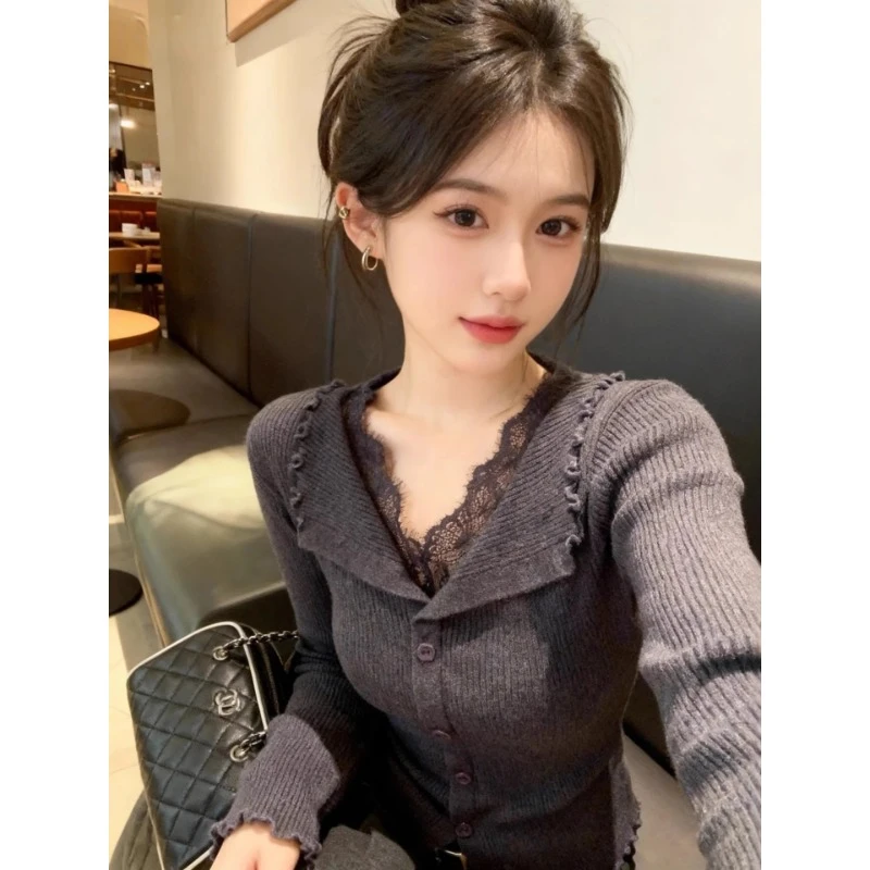 黑色v领蕾丝边修身针织衫毛衣女款2025新款冬季穿搭内搭打底上衣