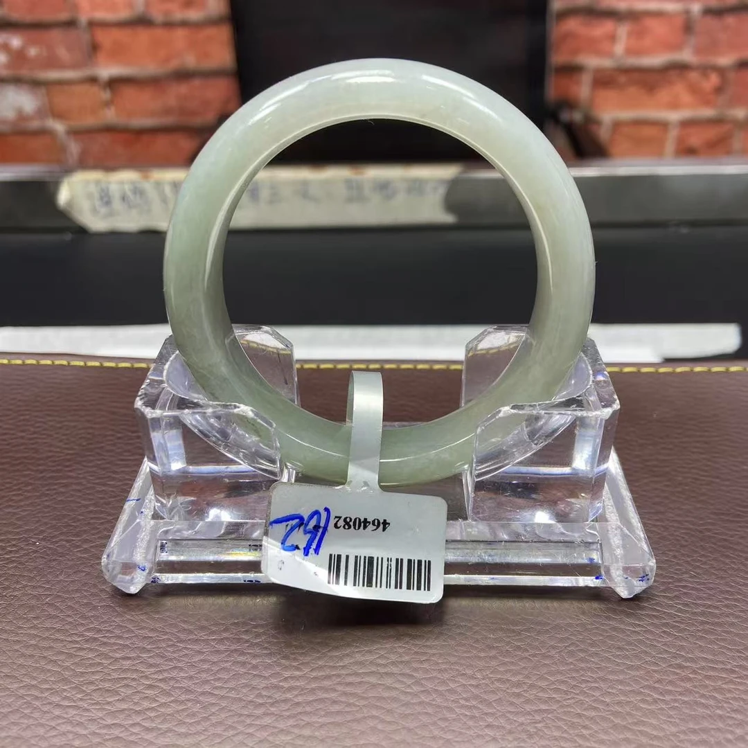 毛货手镯需精细抛光/162