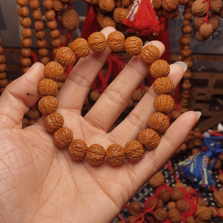 木质类龙纹桃枭挂件