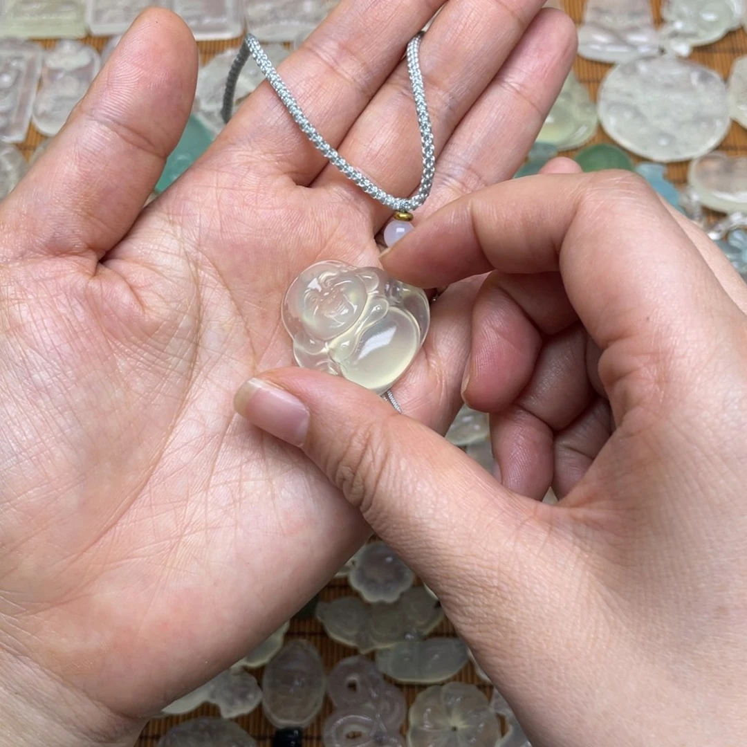 未镶嵌蛇纹石玉颈饰