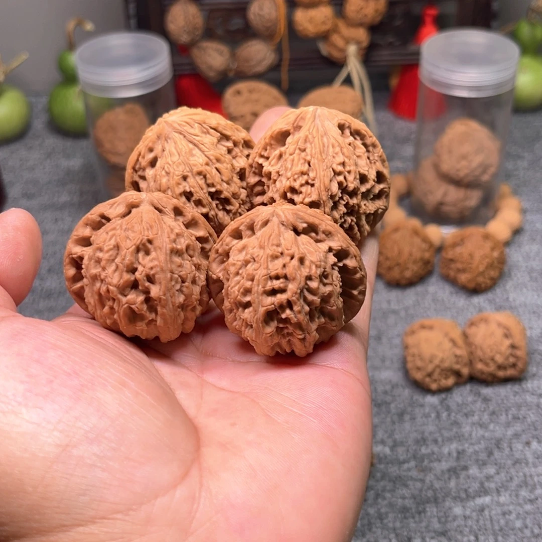 ****哥把件文玩核桃南疆三角白