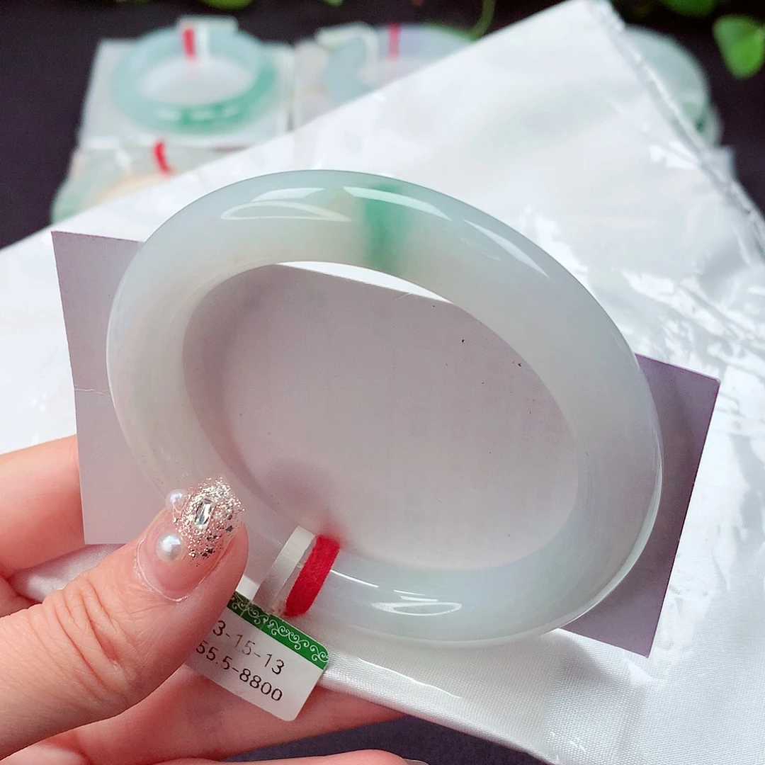 翡翠未镶嵌手镯5556白底飘绿花12号