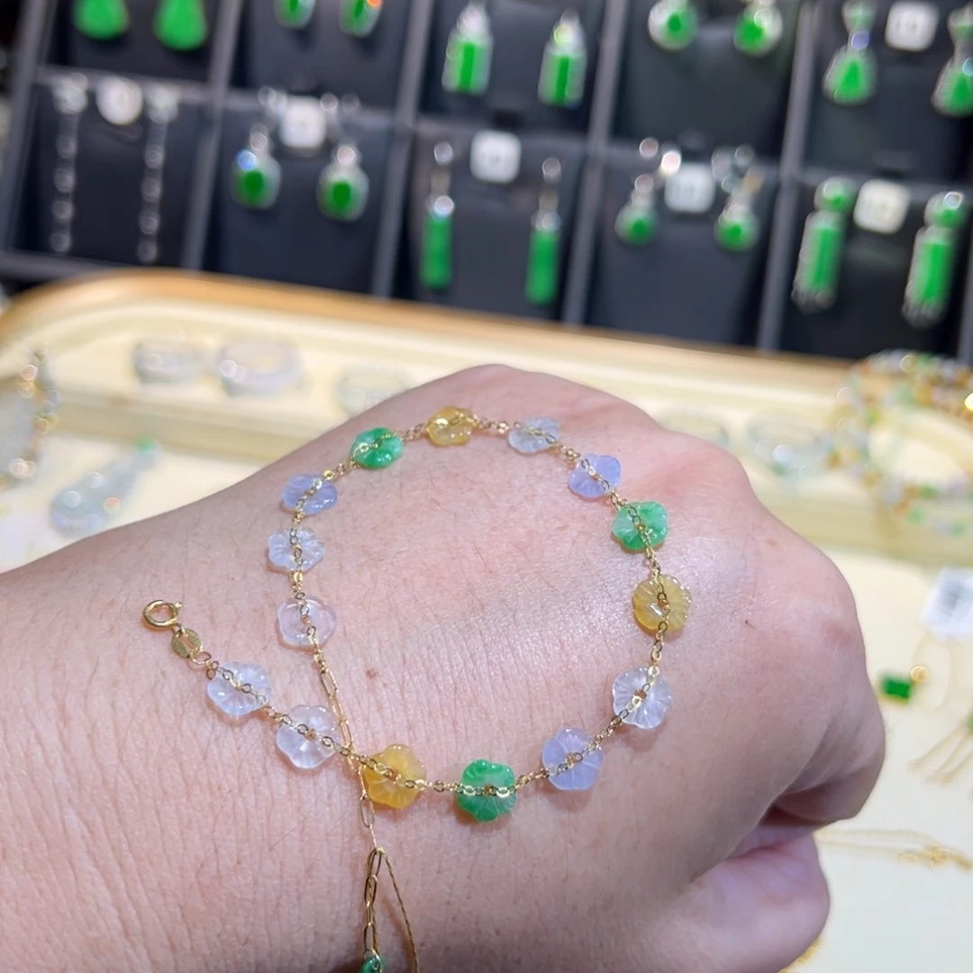 颈饰18K金镶嵌翡翠手链