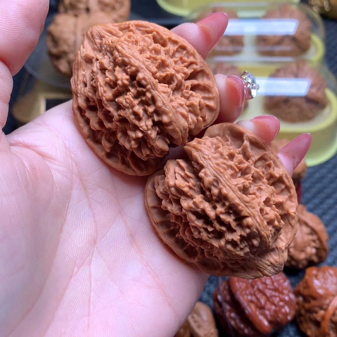 文玩核桃把件41.5百花山