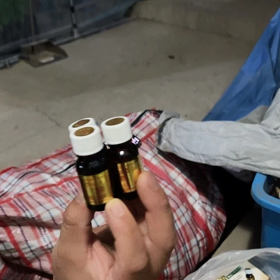 荒食精拍一发三瓶