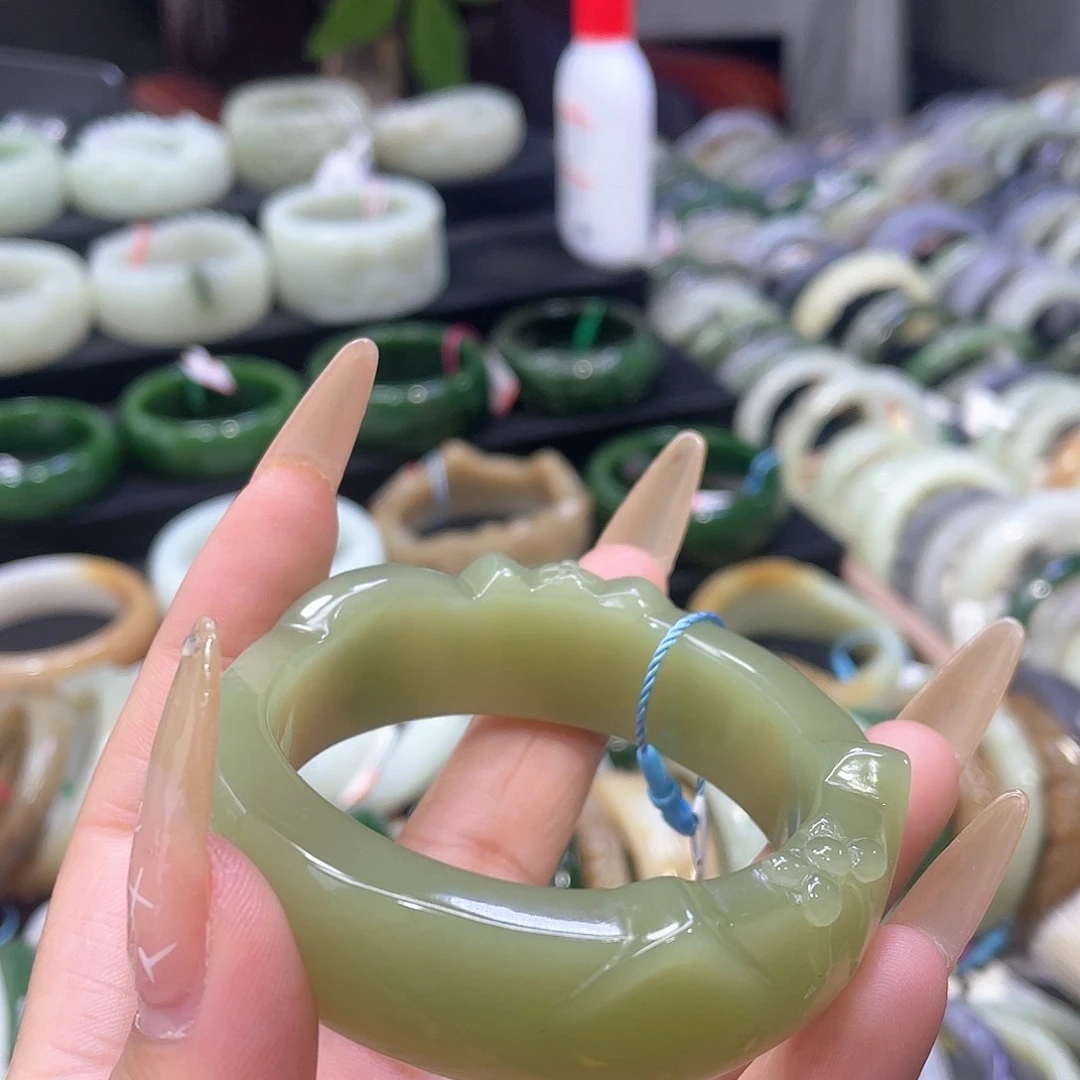 未镶嵌手镯和田玉（糖玉）