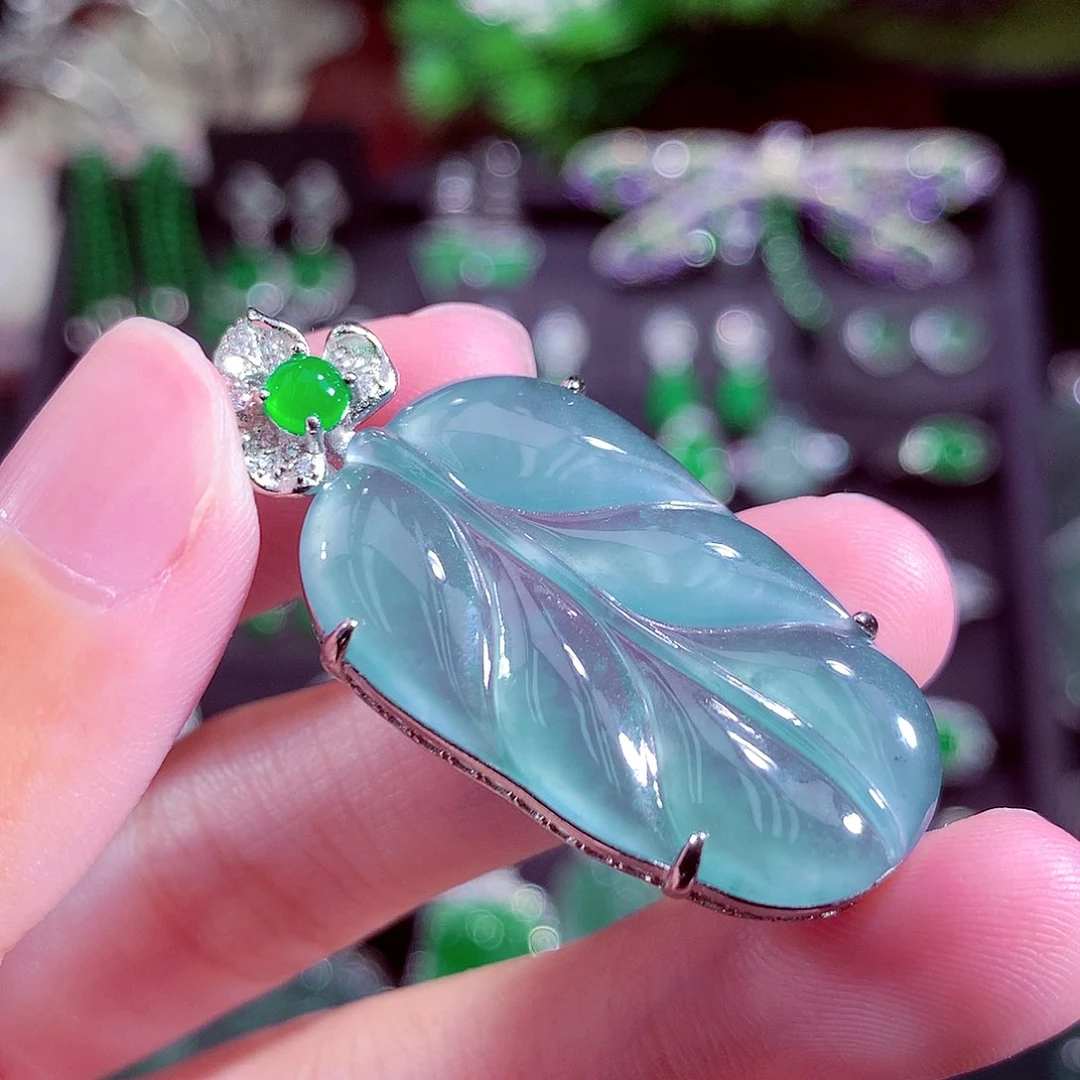 颈饰未镶嵌翡翠天然