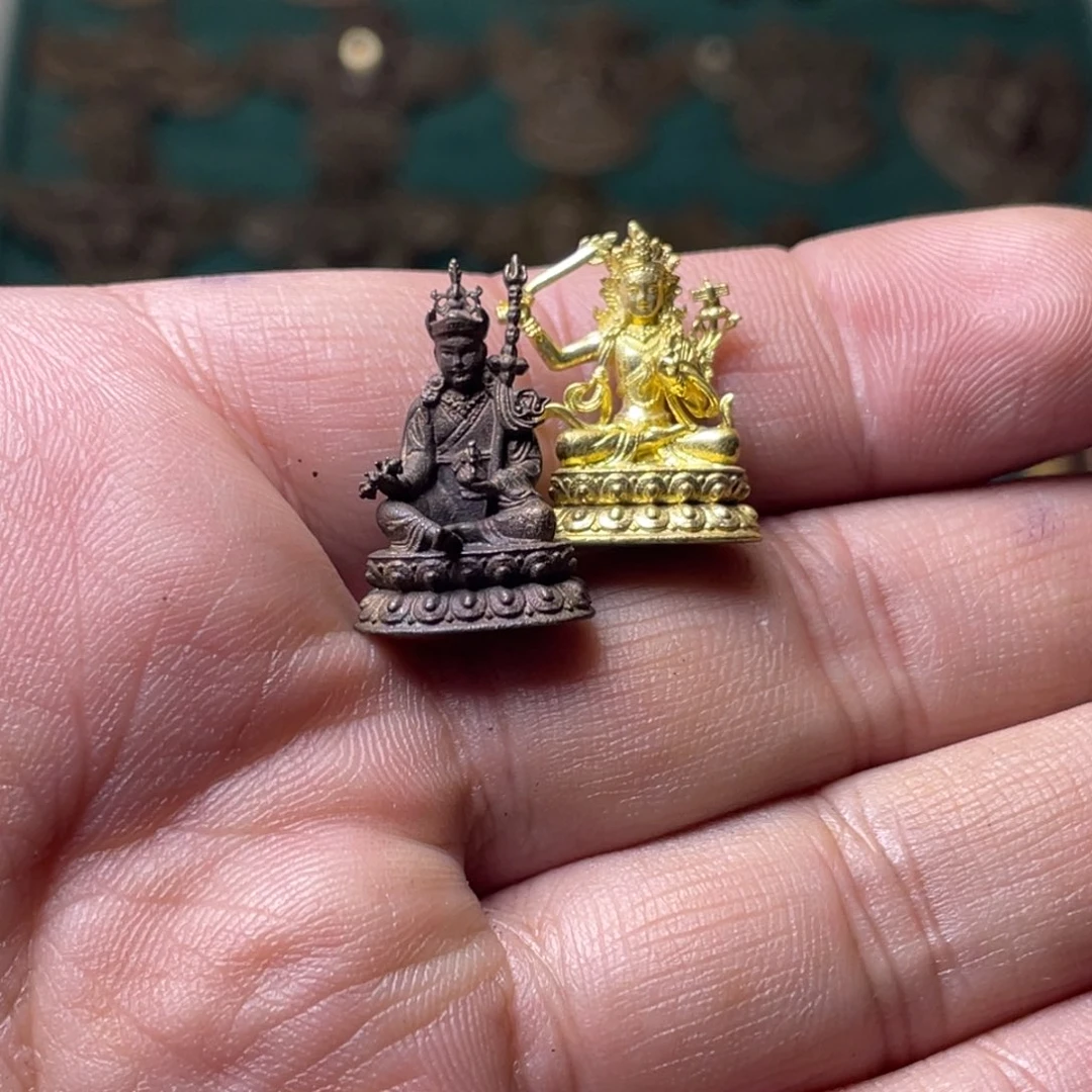 藏传摆件莲花生文殊