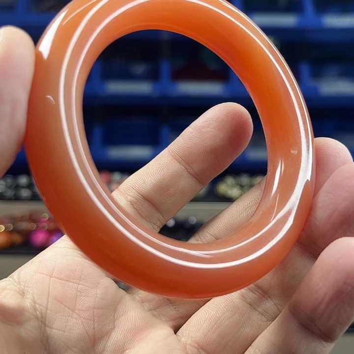 翠***春玛瑙未镶嵌手镯T50盐58口