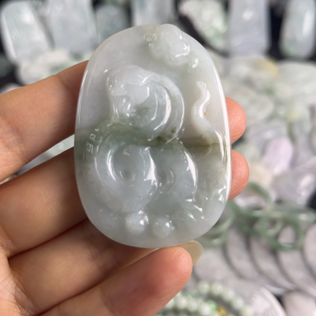 翡翠未镶嵌吊坠(不含链)瑕疵