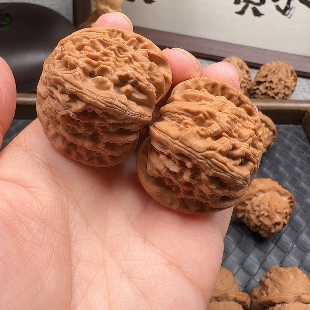 文玩核桃吊坠全品白狮子41